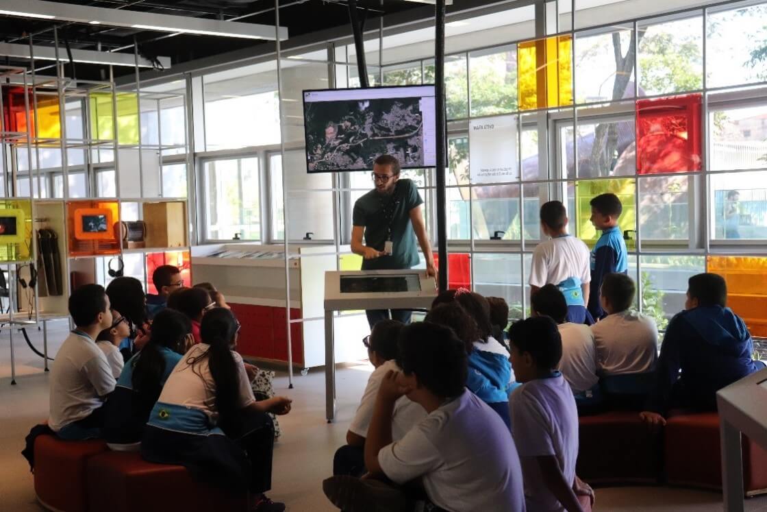 SESC in São Paulo turned georeferenced data into a hands-on sustainability education tool for the community of Guarulhos.